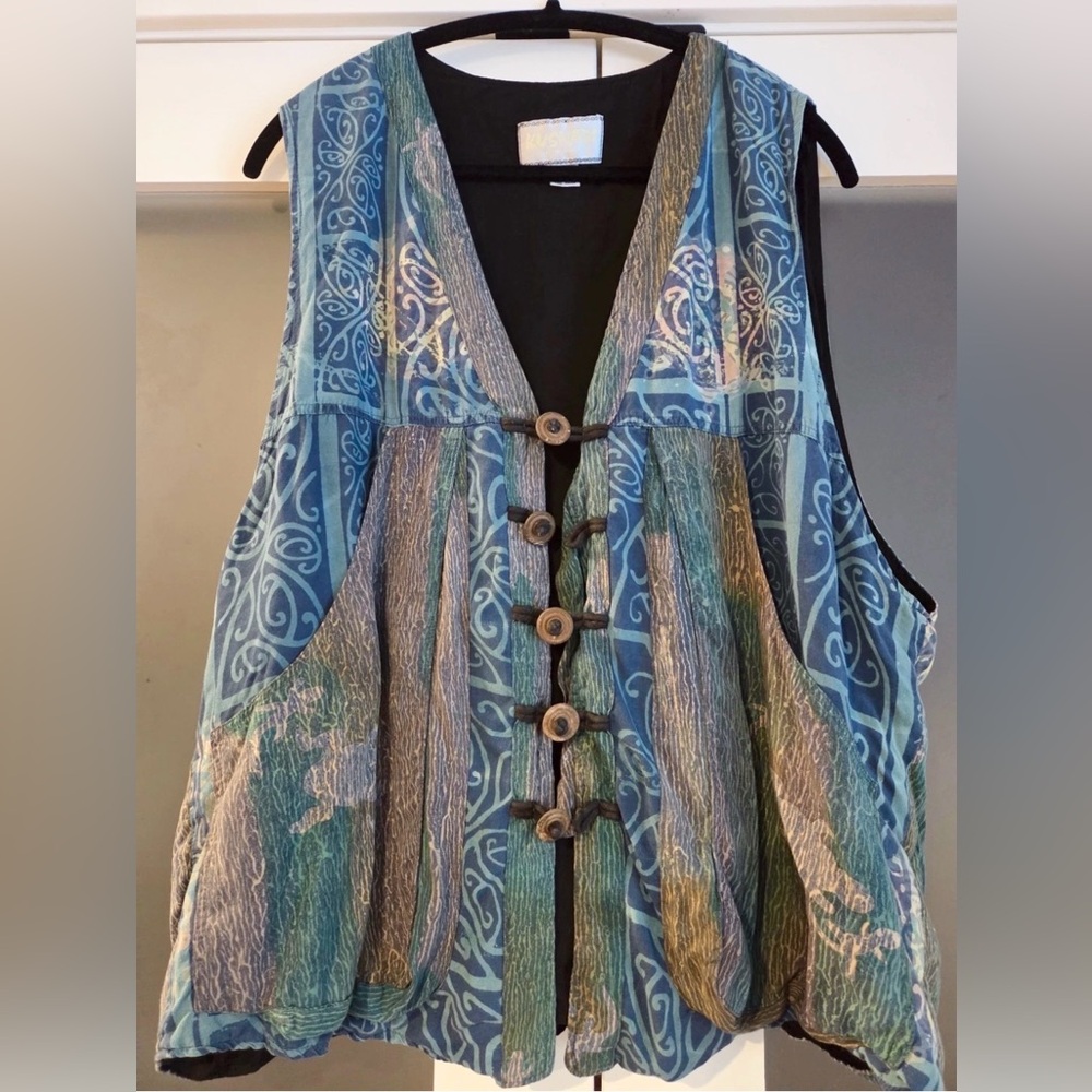 Celtic-Inspired Vintage Boho KUSNADI NY Vest! 💙💚